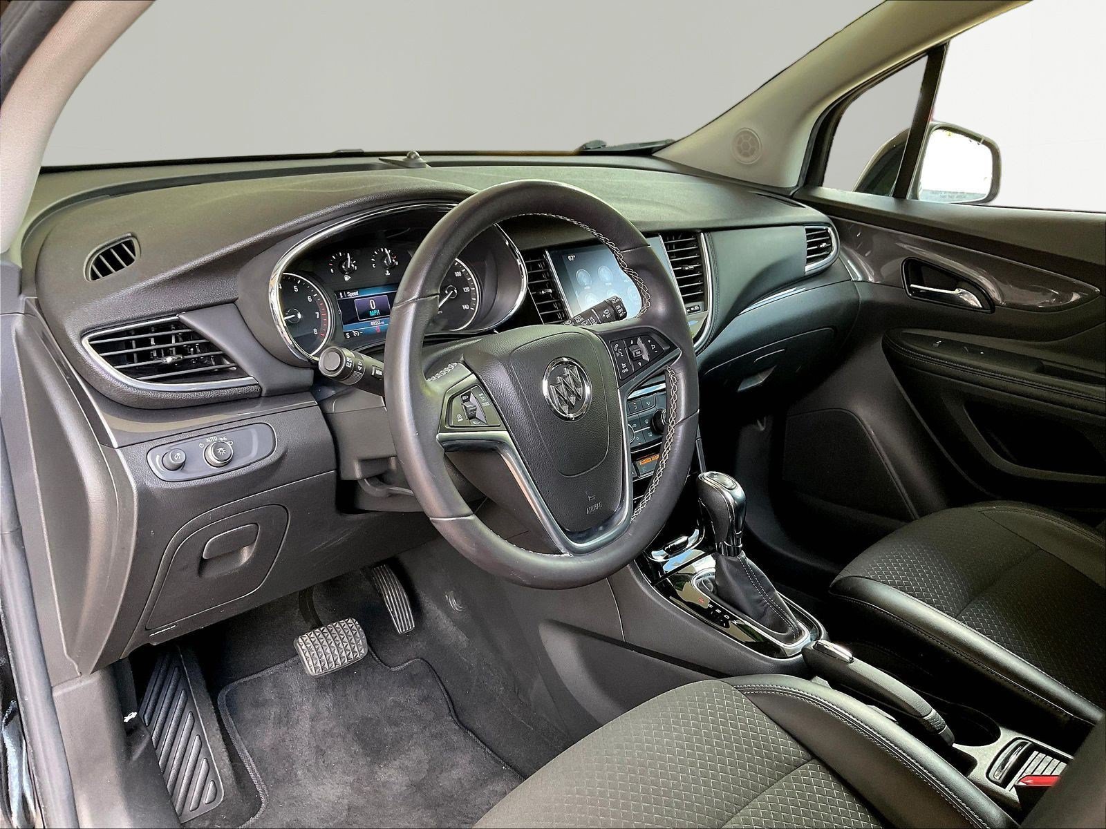 Used 2021 Buick Encore Preferred w/ Safety Package FWD image 16