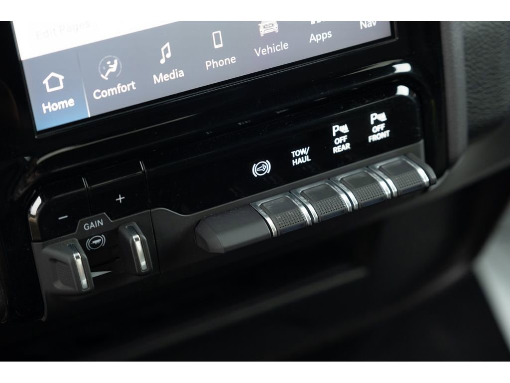 Used 2025 RAM 2500 Big Horn AWD/4WD image 28