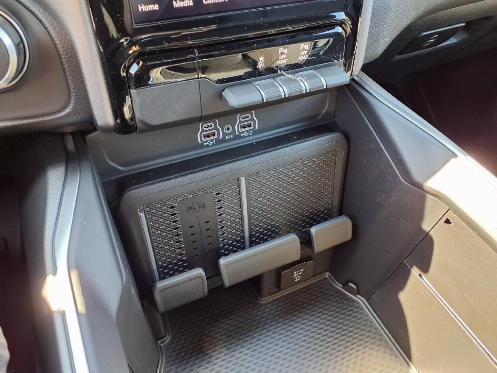 New 2026 RAM 1500 Big Horn AWD/4WD image 9