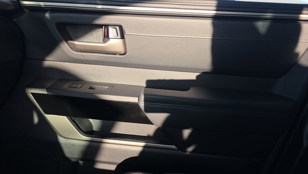 Used 2023 Toyota Tundra Limited image 23