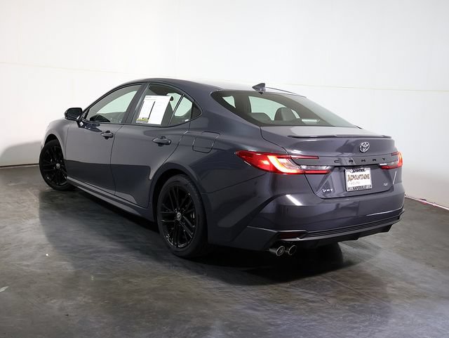 Used 2025 Toyota Camry SE FWD image 2