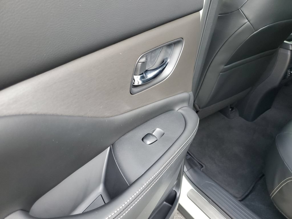 Certified 2024 Nissan Murano SV w/ SV Midnight Edition Package FWD image 11
