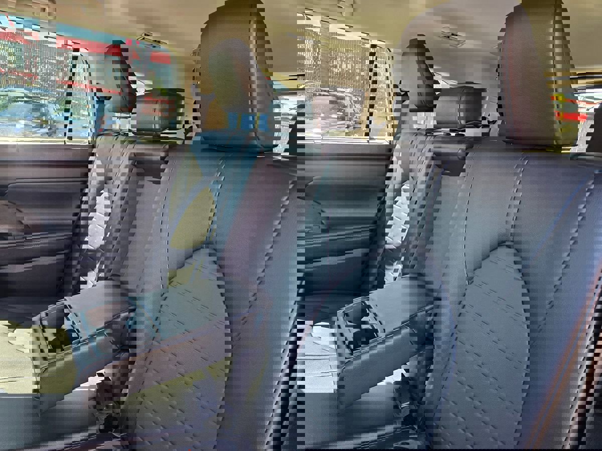 Used 2020 Toyota Highlander XLE image 26