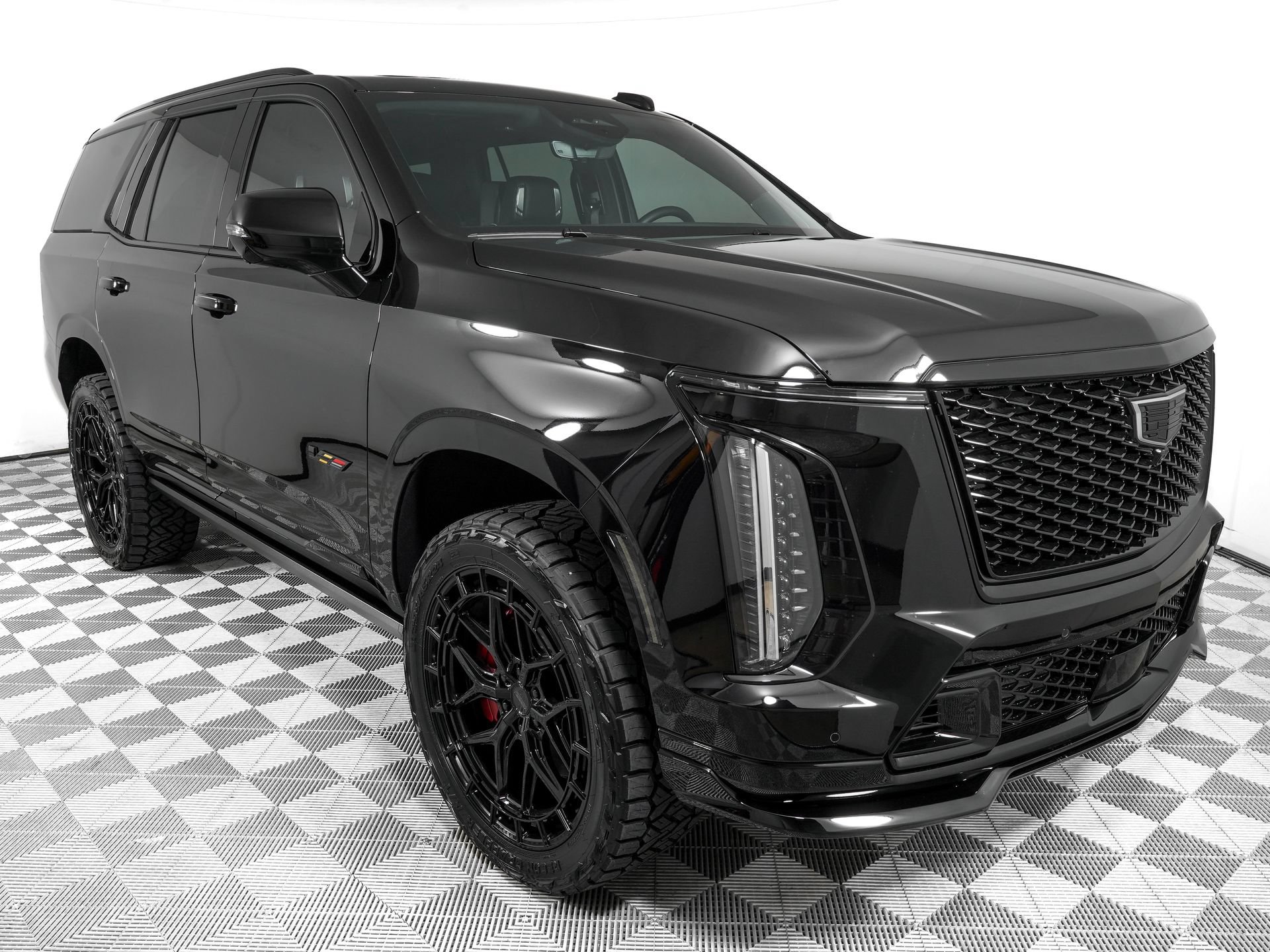 Used 2026 Cadillac Escalade V w/ LPO, ONYX Package AWD/4WD image 3