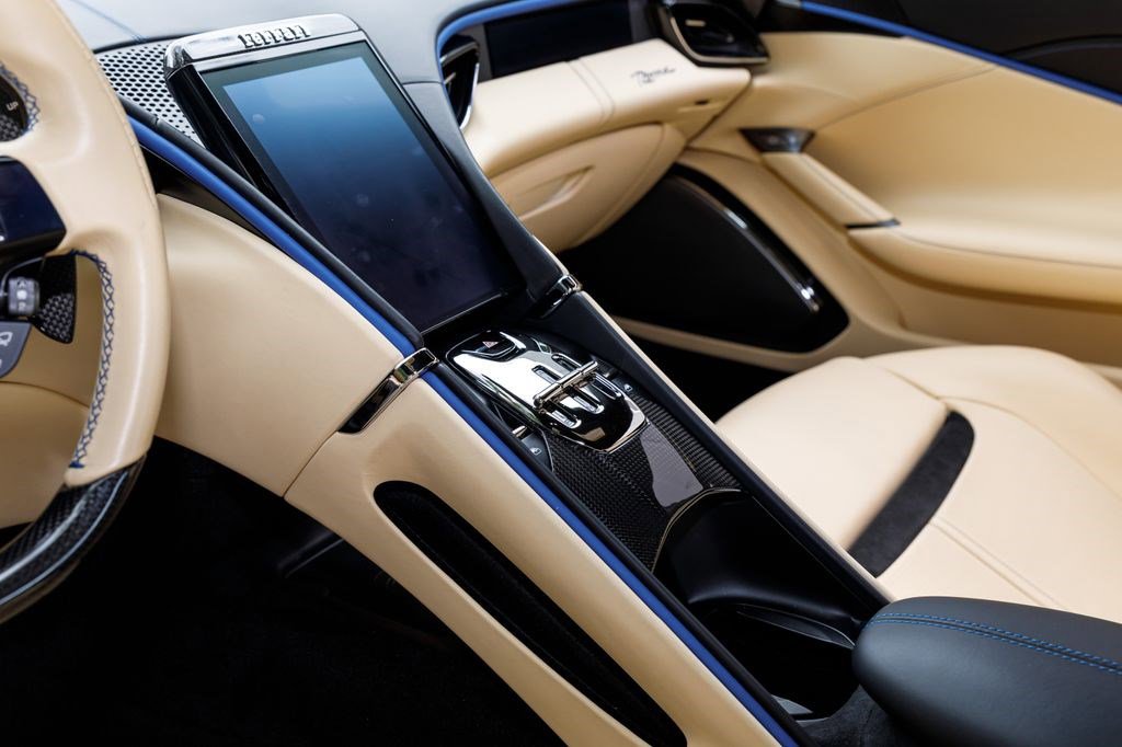 Used 2023 Ferrari Roma RWD image 28