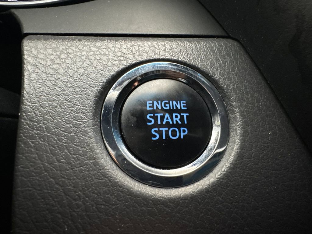 Used 2018 Toyota Camry XLE image 20