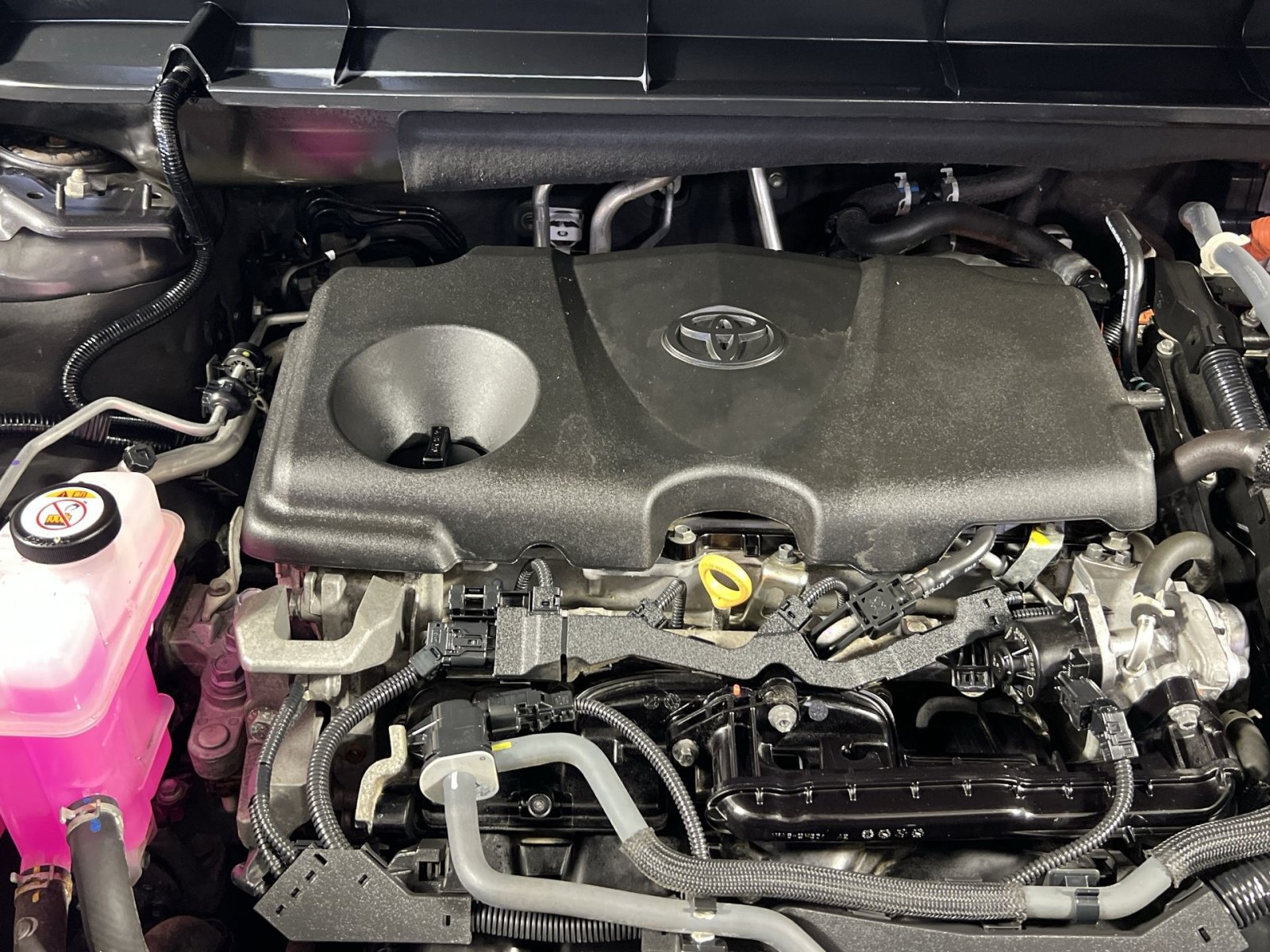 Used 2023 Toyota Highlander XLE AWD/4WD image 29