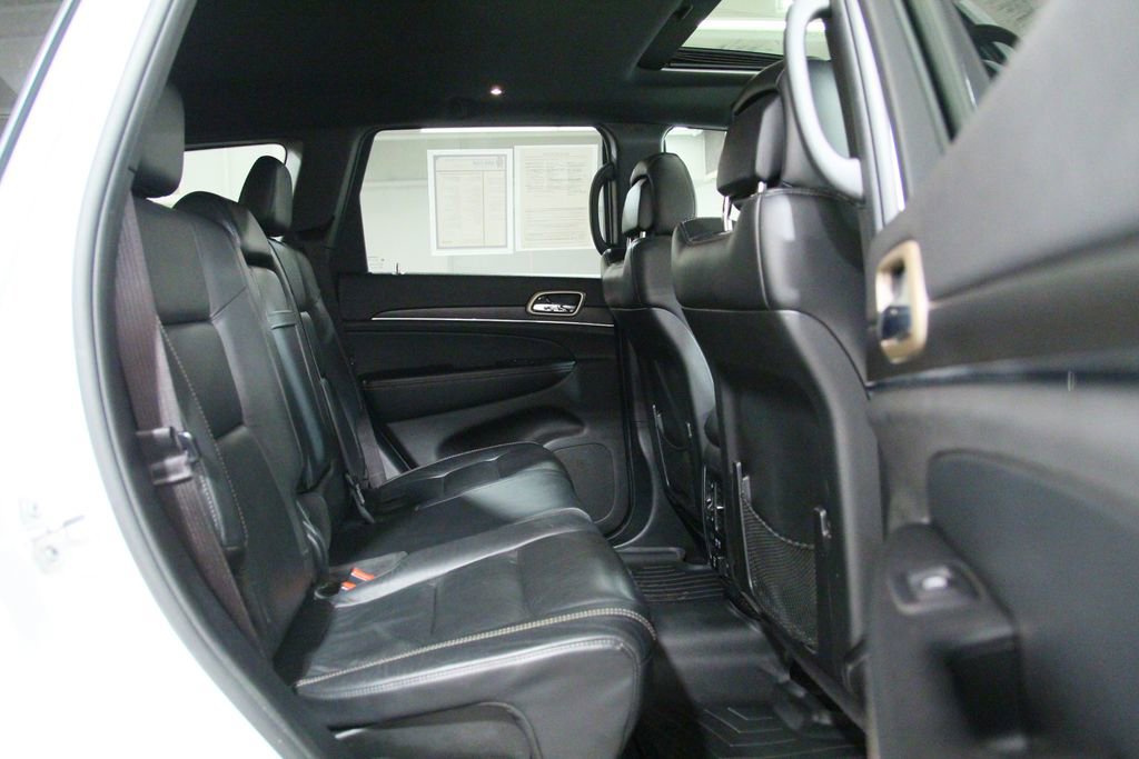 Used 2017 Jeep Grand Cherokee Limited AWD/4WD image 24