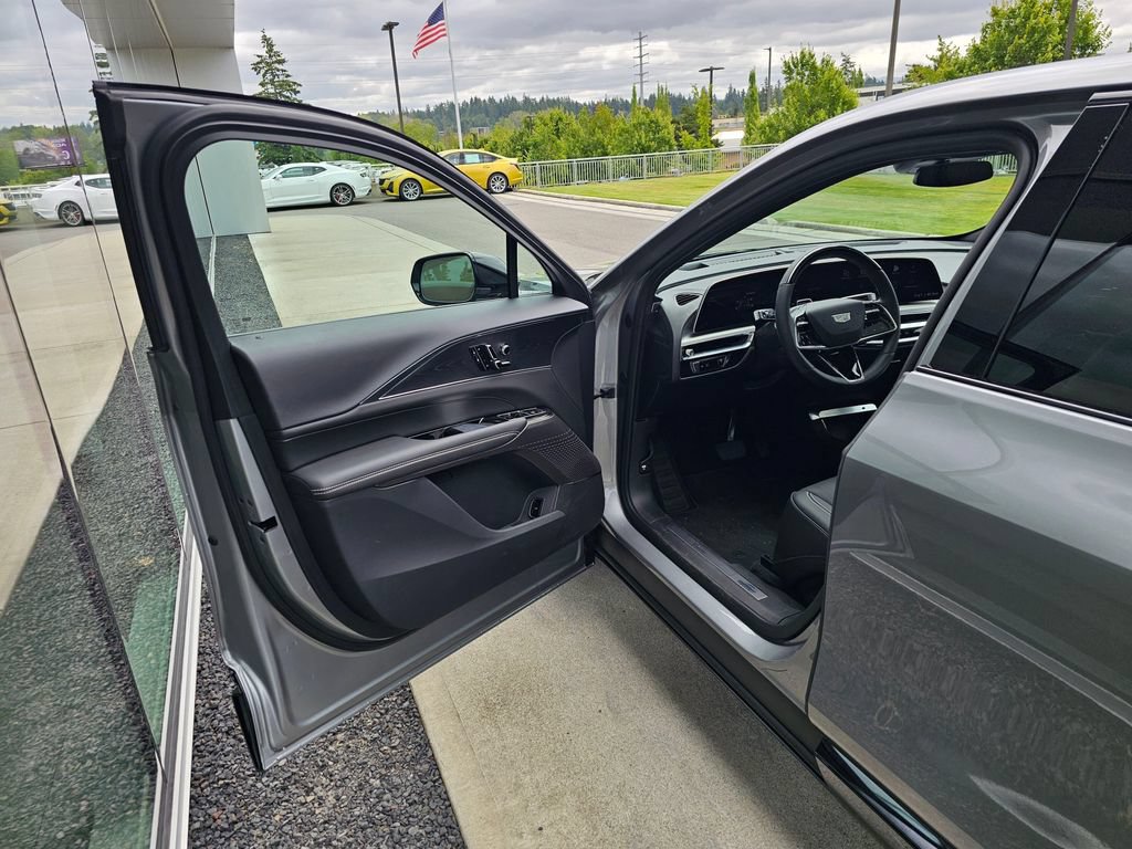 New 2026 Cadillac Lyriq Sport AWD/4WD image 18