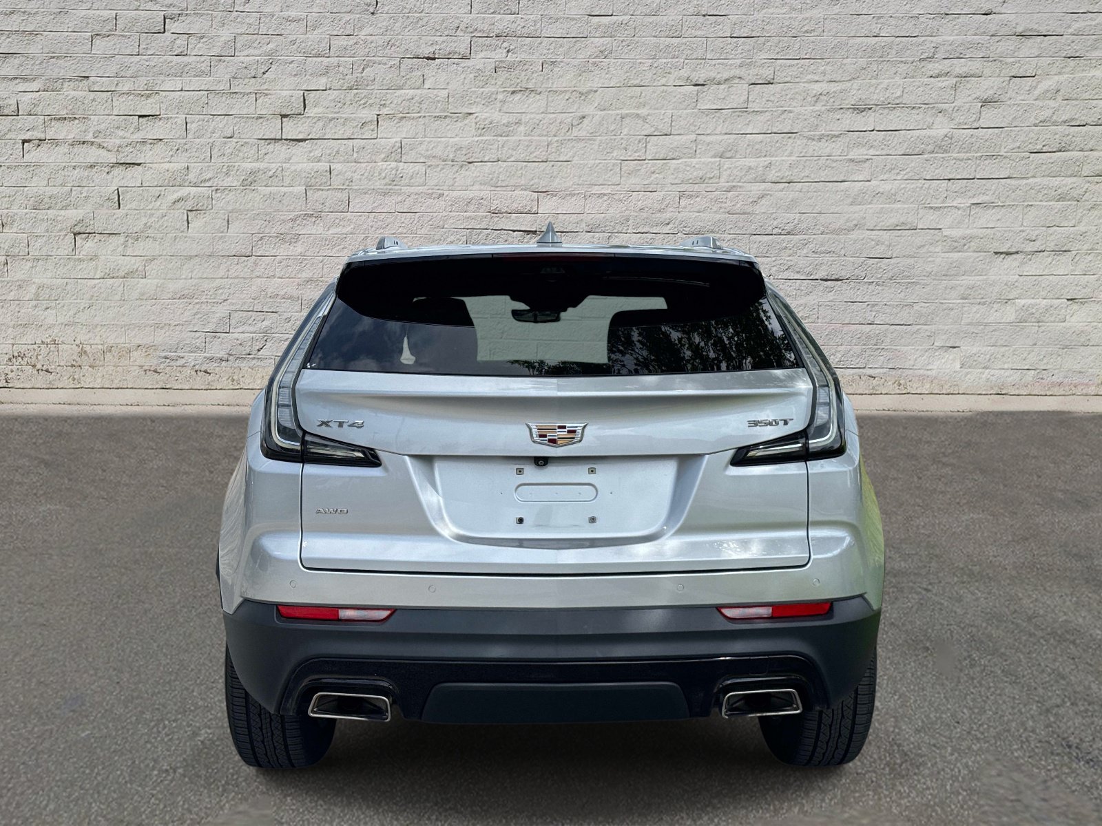 Used 2022 Cadillac XT4 Sport w/ Enhanced Visibility Package AWD/4WD image 4