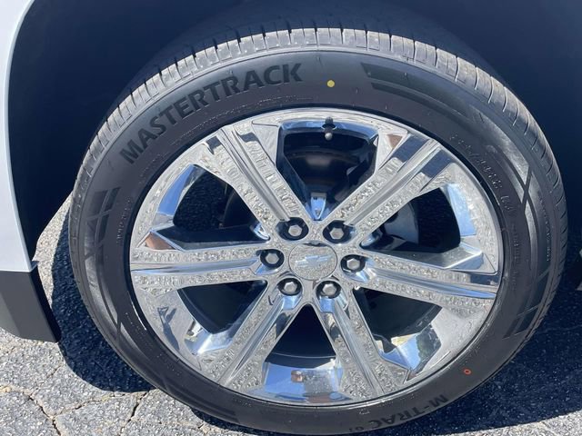 Used 2017 Chevrolet Suburban LT RWD image 8