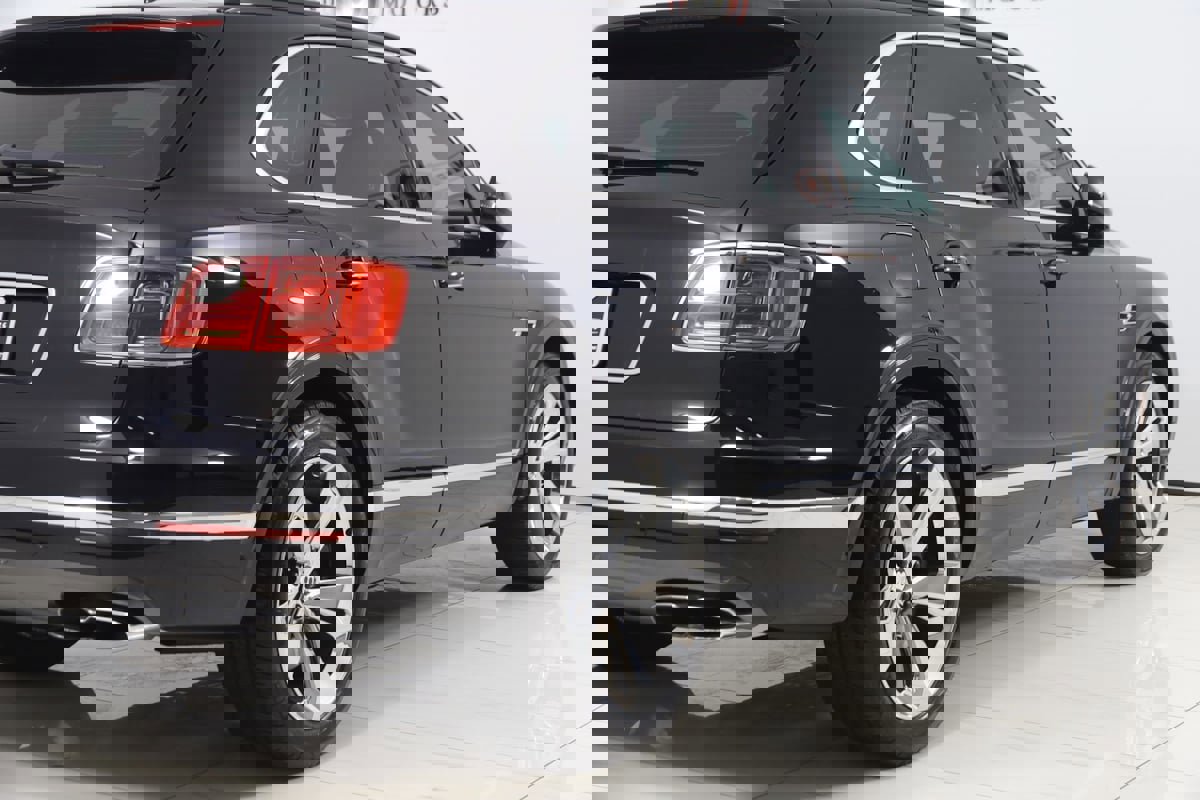 Used 2019 Bentley Bentayga image 62