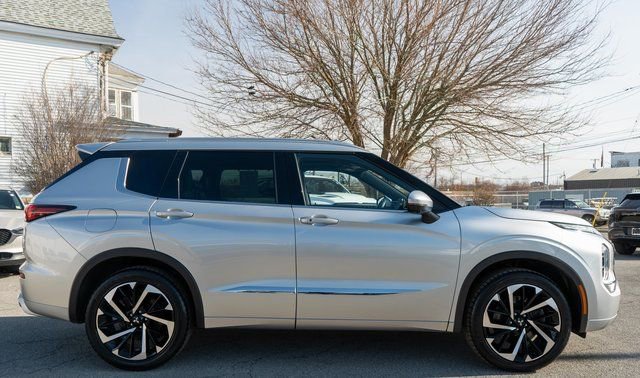 Used 2022 Mitsubishi Outlander SEL image 5