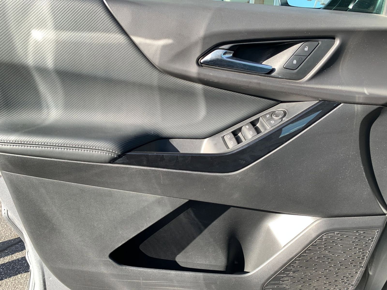 Used 2025 Chevrolet Equinox LT image 20