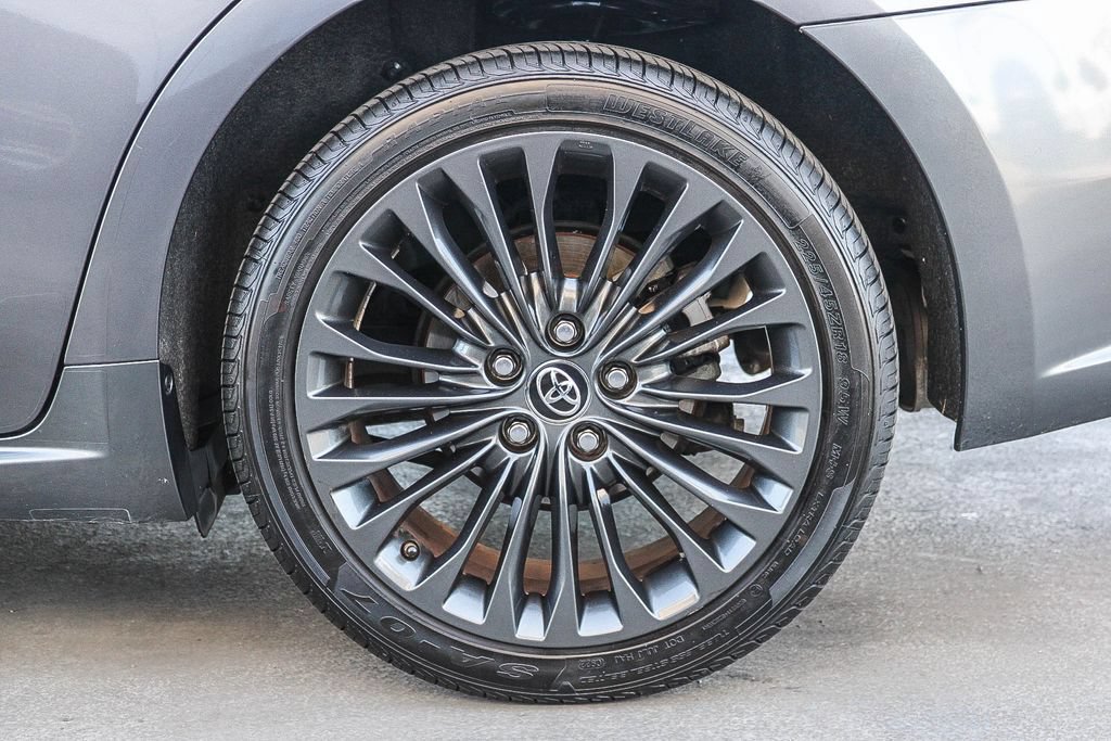 Used 2016 Toyota Avalon Touring w/ Preferred Accessory Package FWD image 12