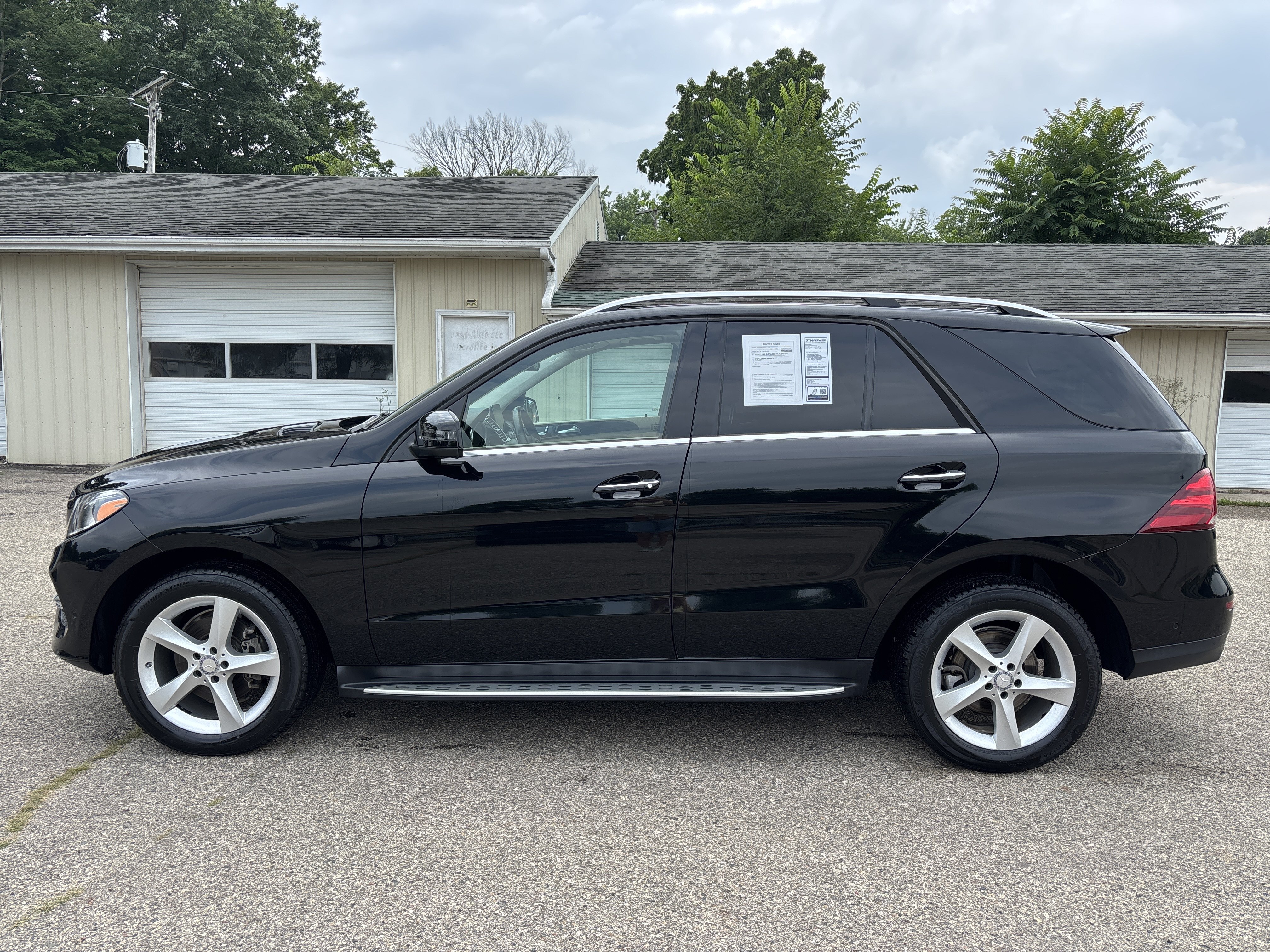 Used 2017 Mercedes-Benz GLE 350 4MATIC w/ Premium 1 Package image 11