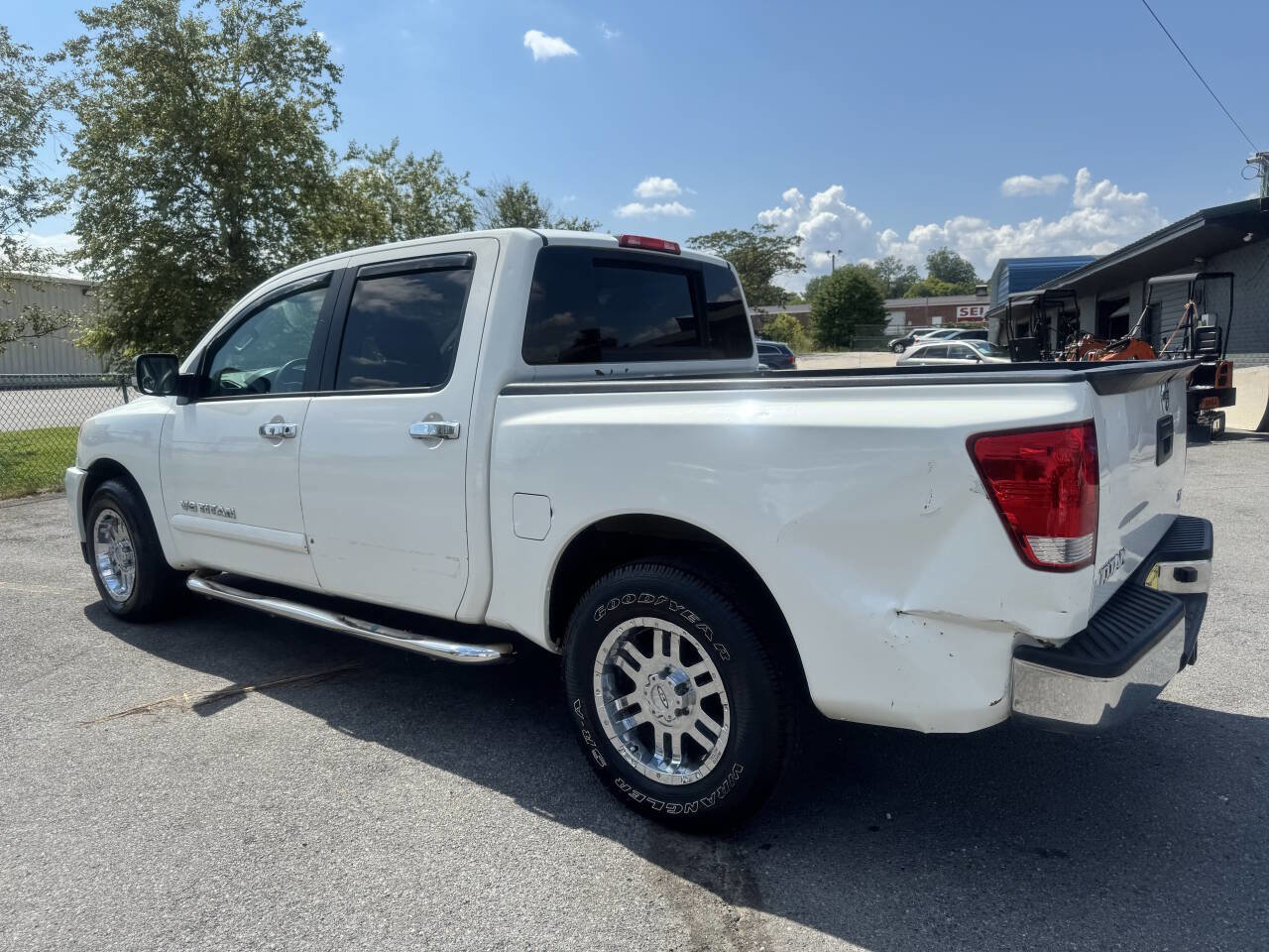 Used 2013 Nissan Titan SV image 21