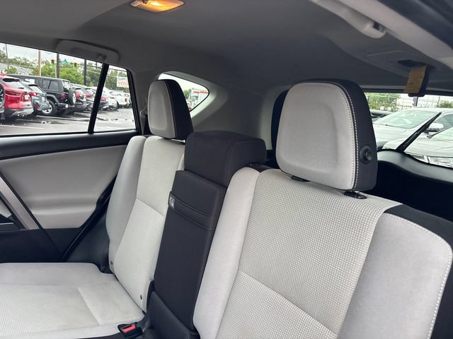 Used 2017 Toyota RAV4 XLE w/ Convenience Package AWD/4WD image 8