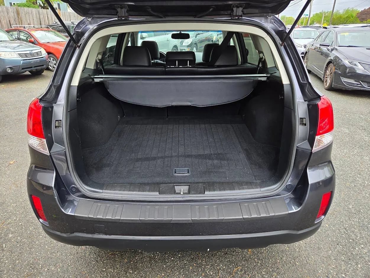 Used 2014 Subaru Outback 2.5i Limited AWD/4WD image 8