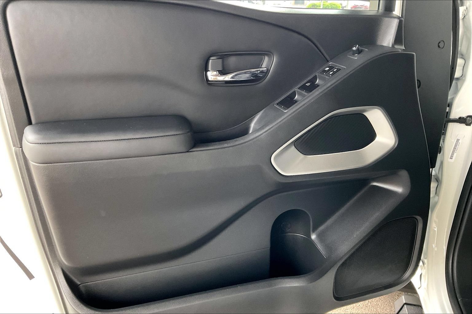 Used 2023 Nissan Frontier SV w/ SV Convenience Package AWD/4WD image 18