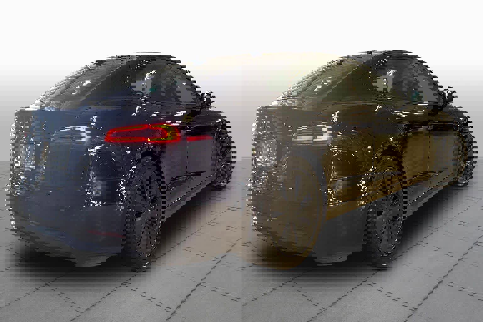 Used 2024 Tesla Model S image 11