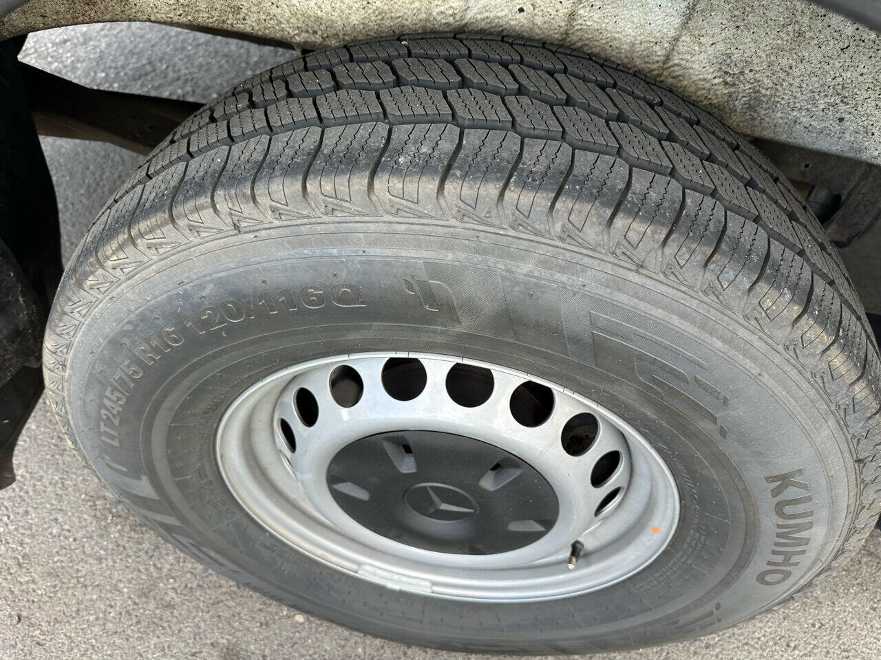 Used 2014 Mercedes-Benz Sprinter 2500 image 17