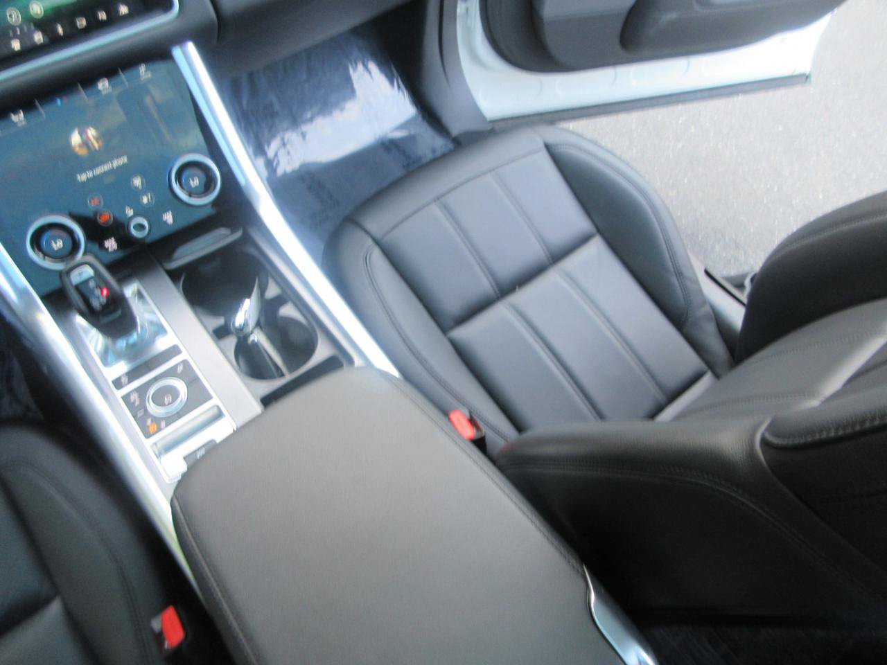 Used 2020 Land Rover Range Rover Sport SE AWD/4WD image 20