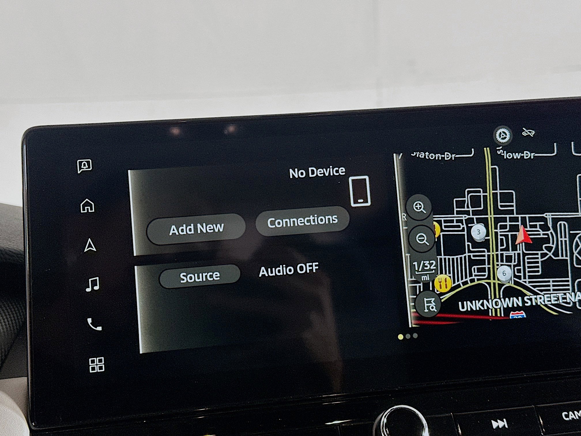 Used 2025 Mitsubishi Outlander SE image 21