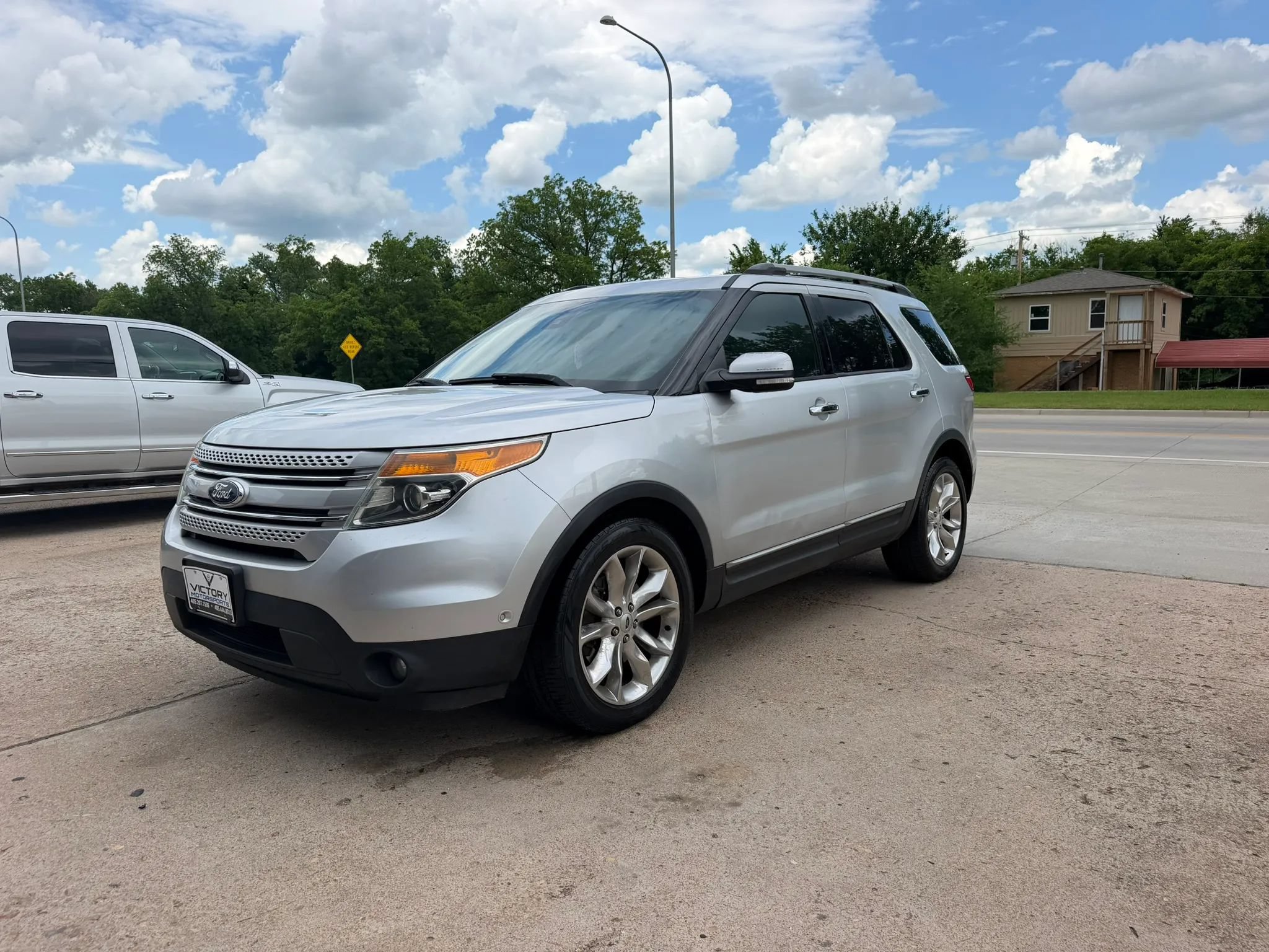 Used 2015 Ford Explorer Limited w/ Equipment Group 302A FWD image 4