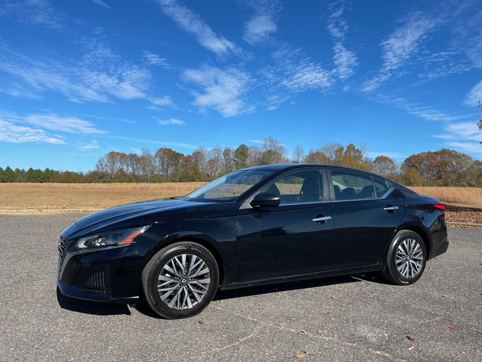 Used 2024 Nissan Altima 2.5 SV image 1
