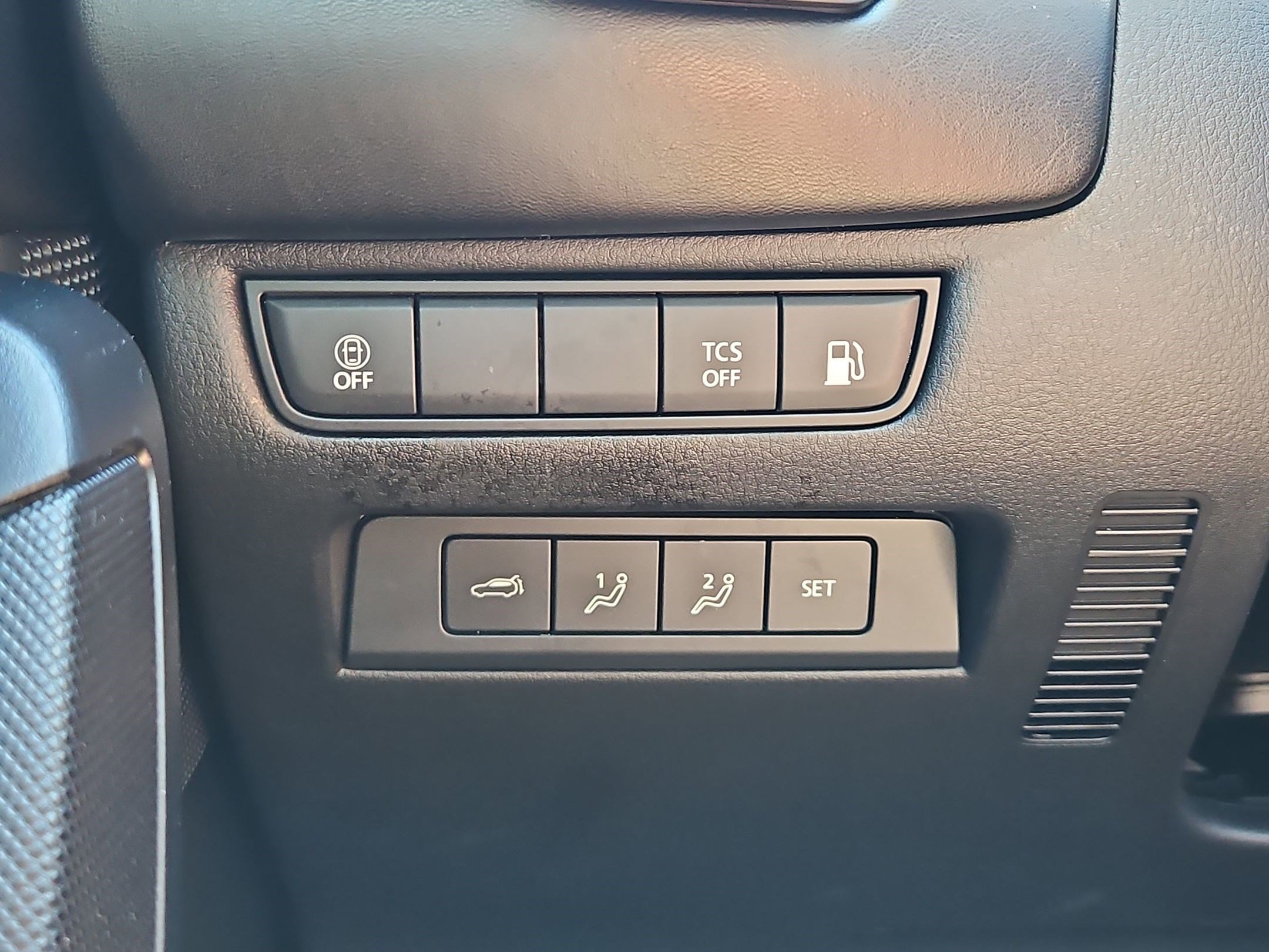 Certified 2025 MAZDA CX-50 AWD 2.5 Hybrid w/ Weather Package image 22