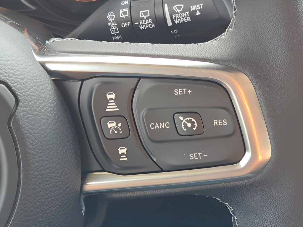 New 2026 Jeep Wrangler Unlimited Sahara AWD/4WD image 33