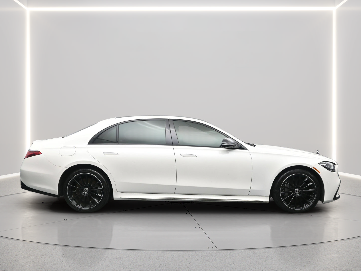 Used 2023 Mercedes-Benz S 500 4MATIC image 9