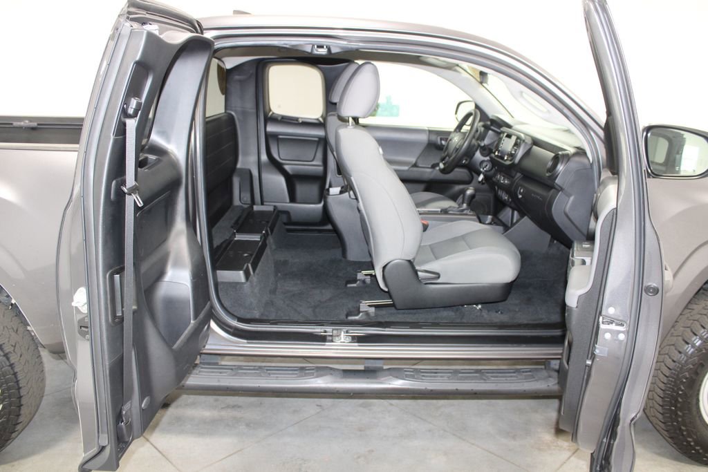 Used 2022 Toyota Tacoma SR image 30