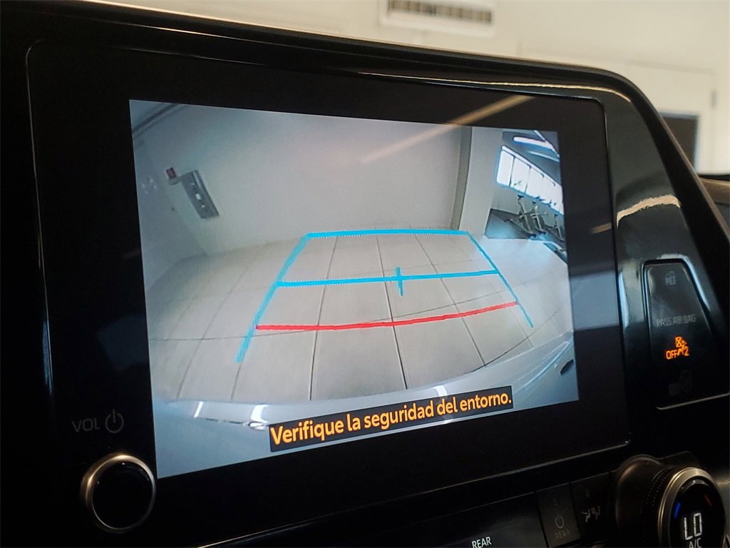 Used 2023 Toyota Highlander LE image 27