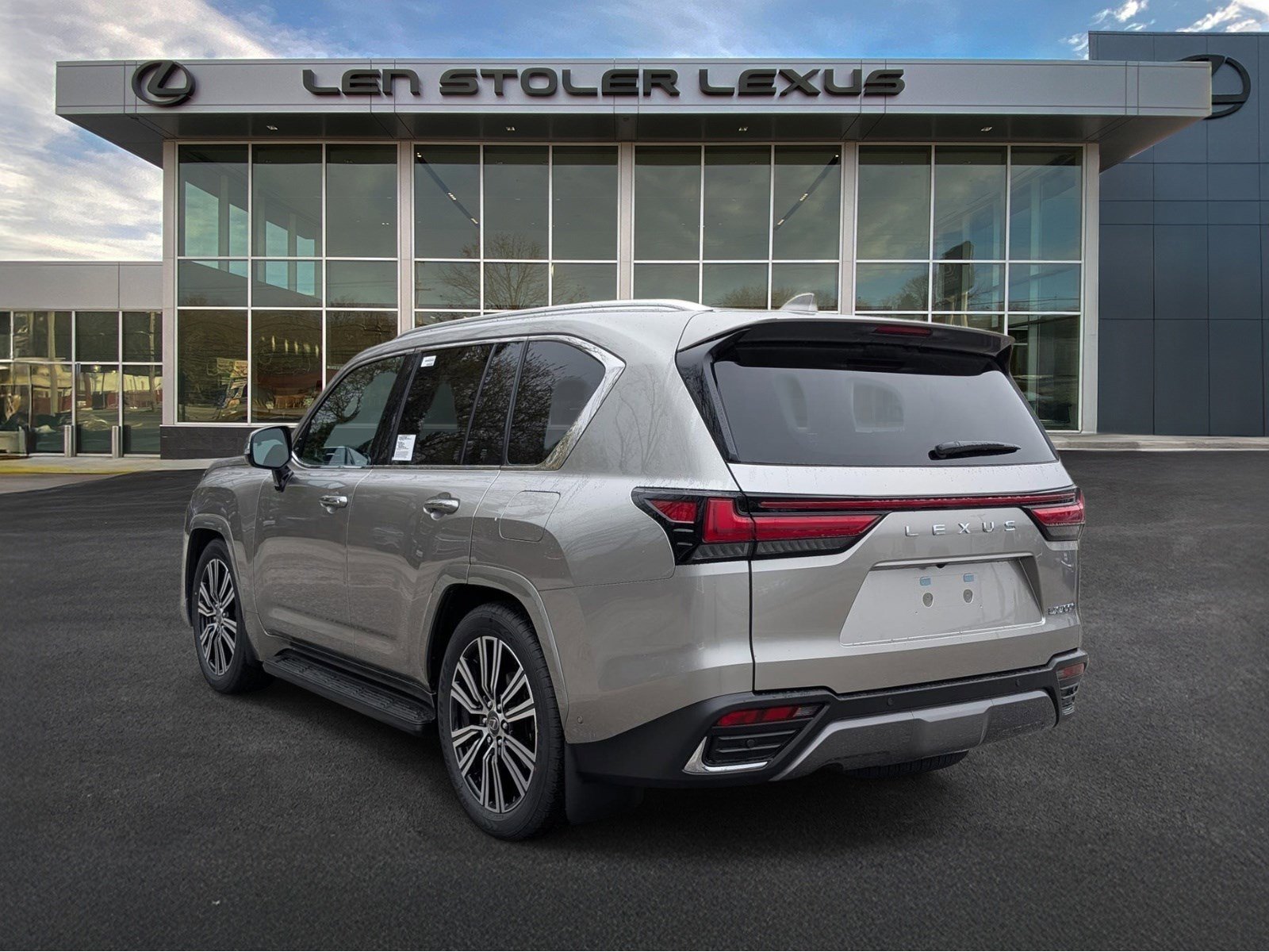 New 2026 Lexus LX 700h Luxury image 3