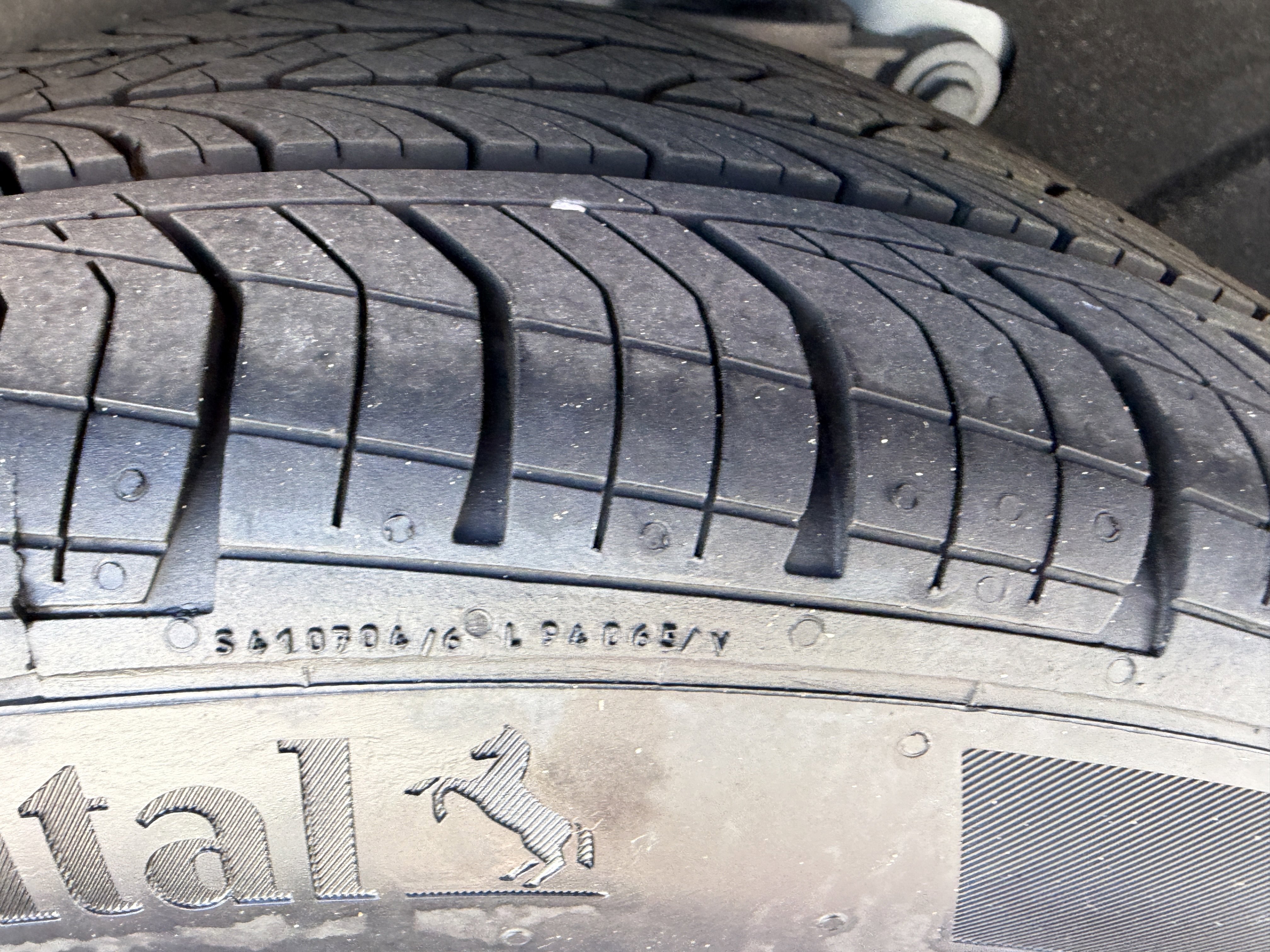 Certified 2023 Volvo S60 B5 Plus FWD image 33