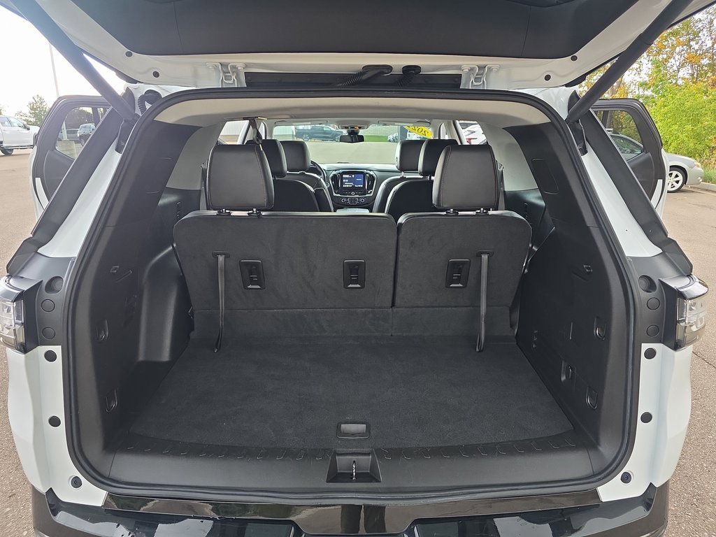 Used 2021 Chevrolet Traverse Premier w/ Redline Edition image 13