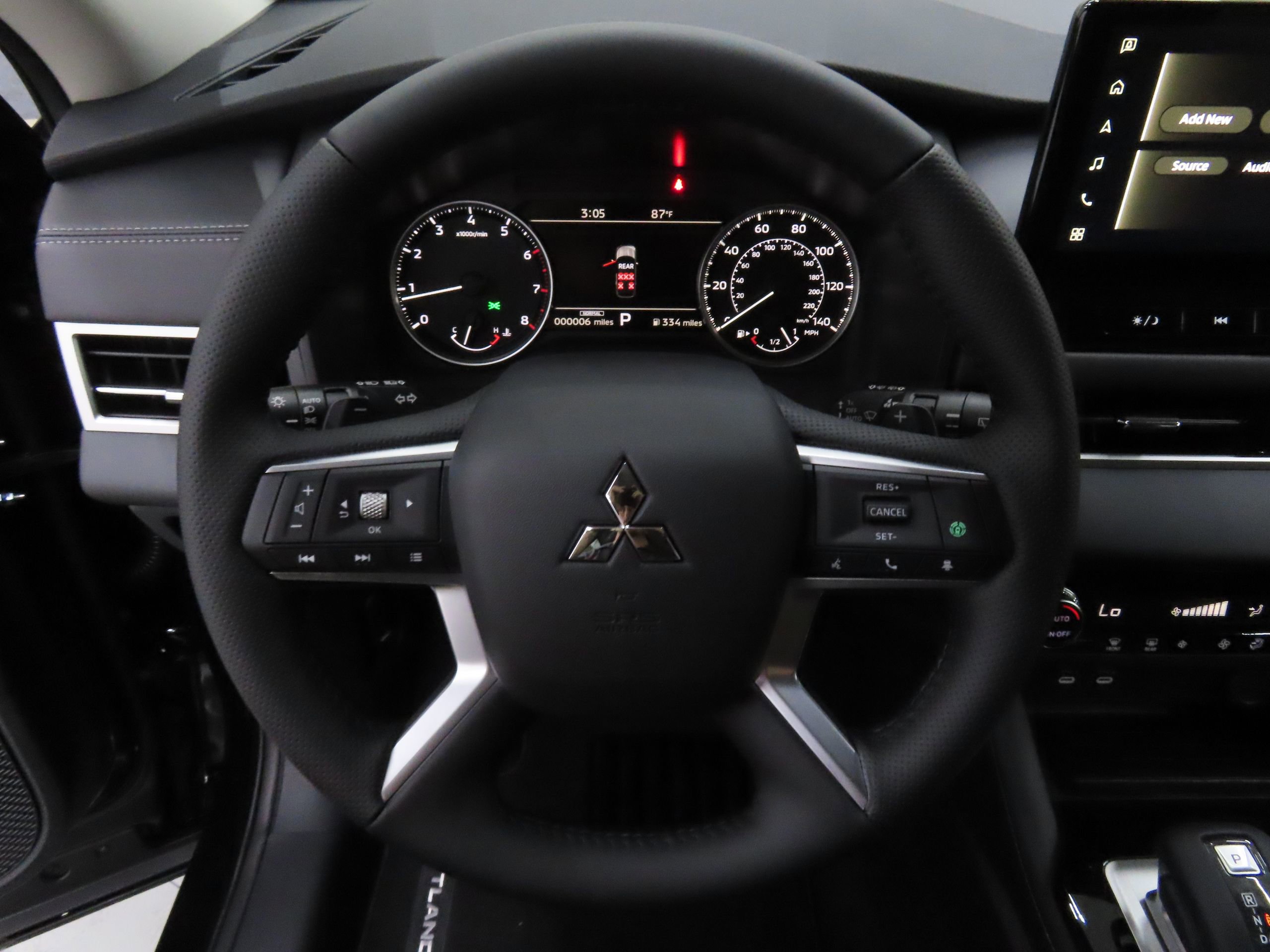 New 2025 Mitsubishi Outlander SE image 14