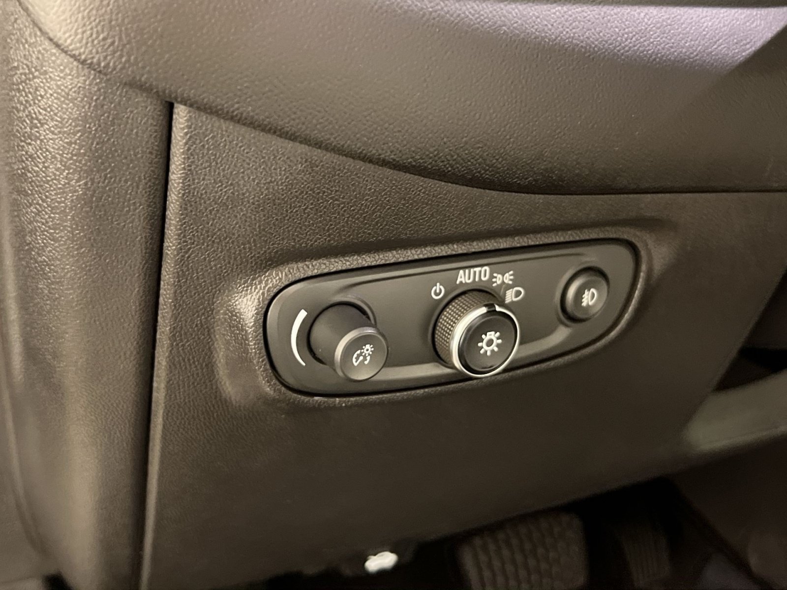 Used 2020 Chevrolet Equinox LT AWD/4WD image 30