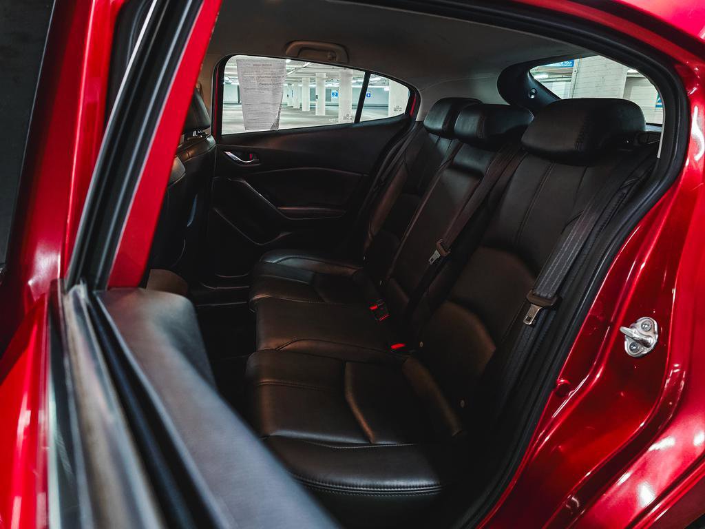Used 2018 MAZDA MAZDA3 Touring FWD image 19