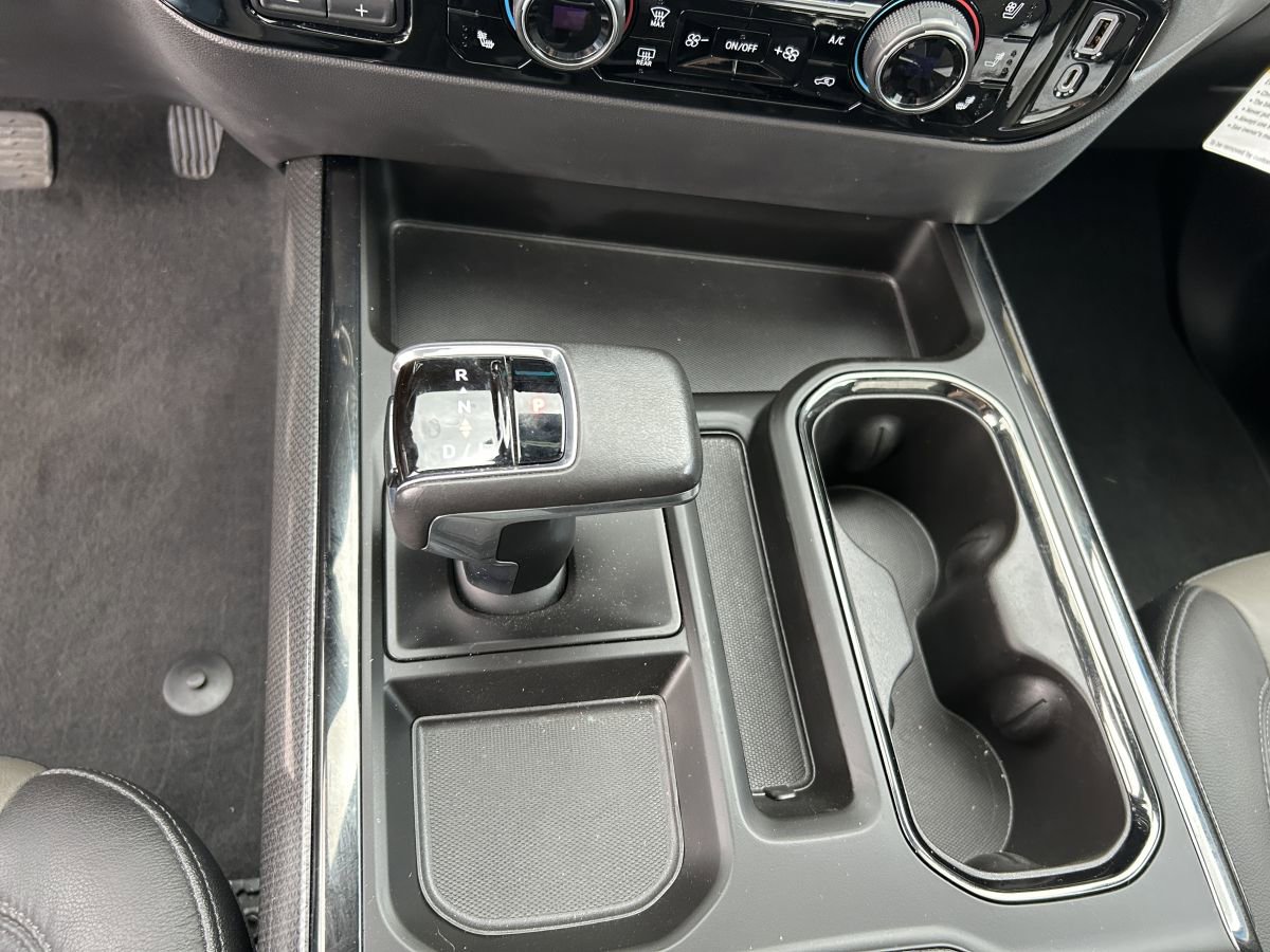 Used 2022 Chevrolet Silverado 1500 ZR2 w/ Technology Package image 10