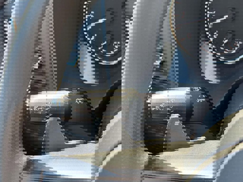 Used 2022 Nissan Rogue S image 21