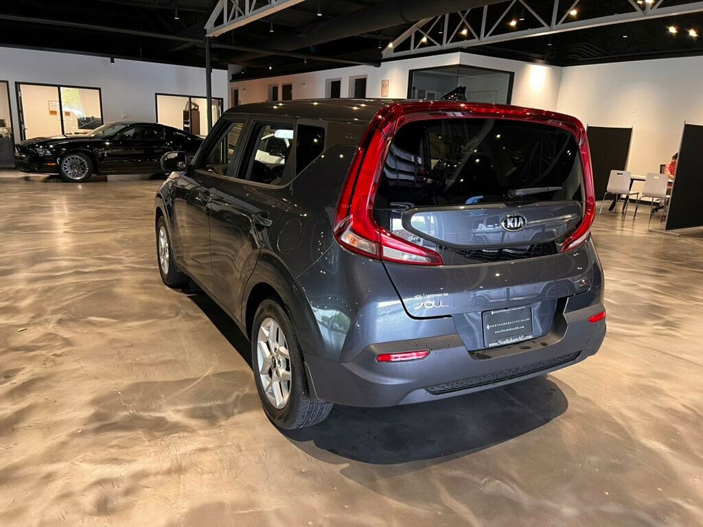 Used 2020 Kia Soul S FWD image 3