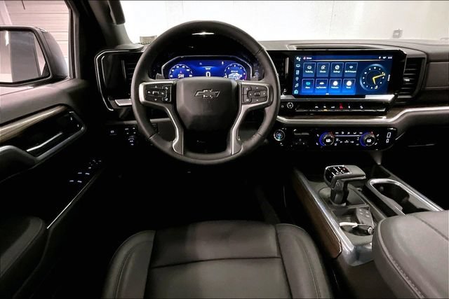 Used 2025 Chevrolet Silverado 1500 RST AWD/4WD image 6