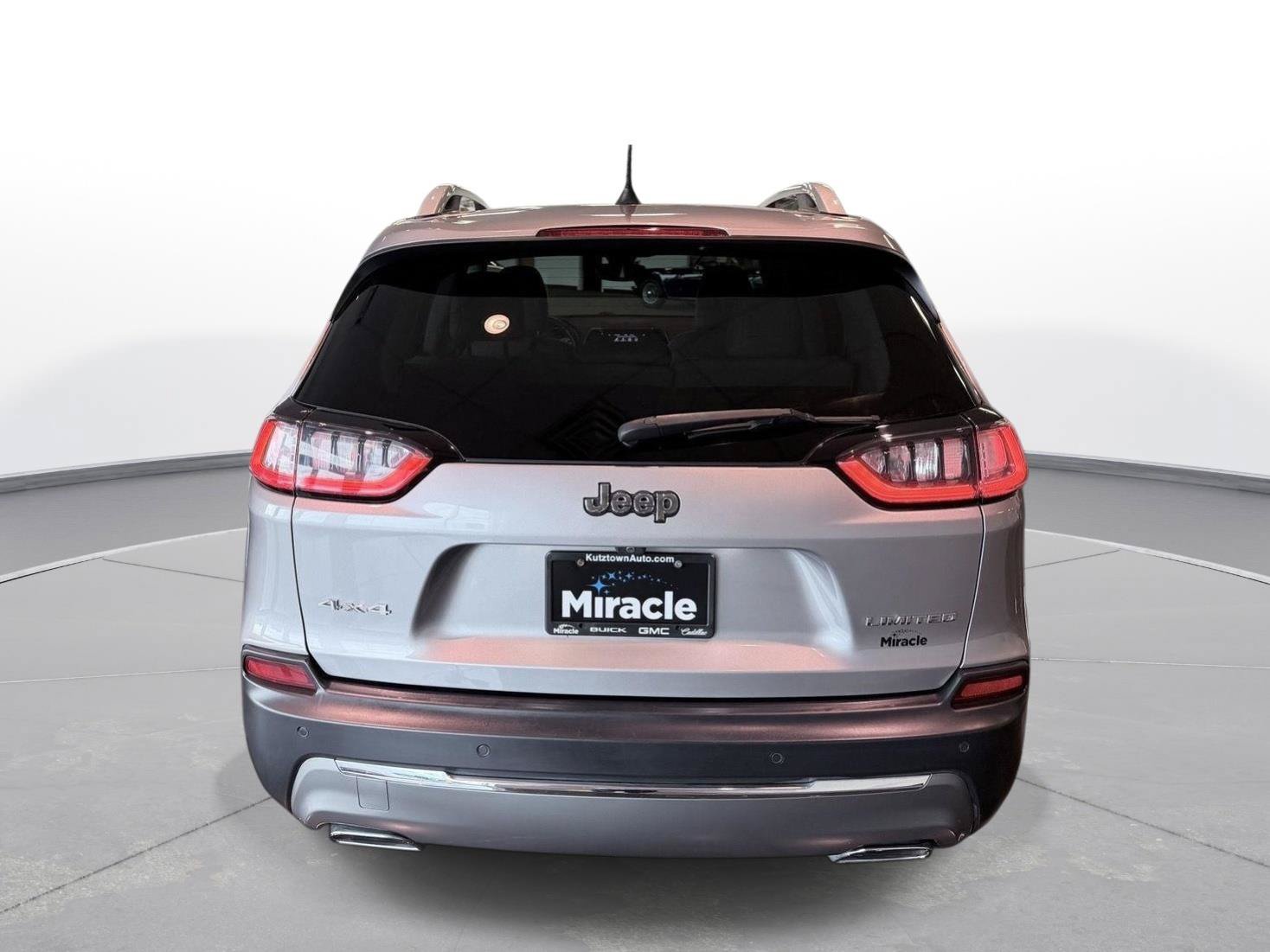 Used 2019 Jeep Cherokee Limited AWD/4WD image 18