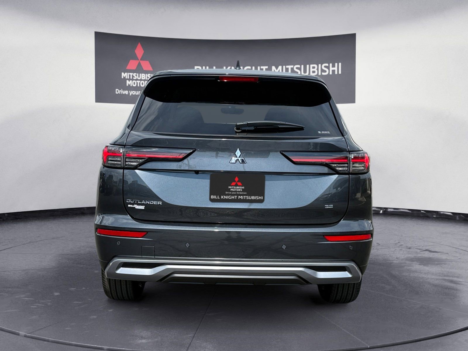 Used 2025 Mitsubishi Outlander SE AWD/4WD image 4