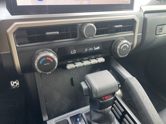 Used 2025 Toyota Tacoma TRD Sport AWD/4WD image 19