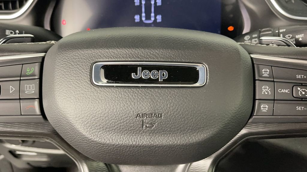 New 2025 Jeep Grand Cherokee L Laredo image 25