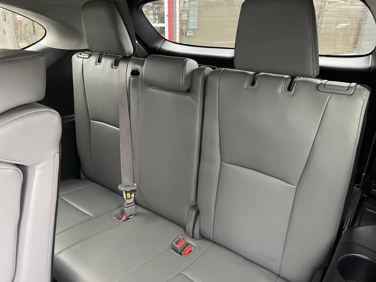 Used 2022 Toyota Highlander XLE image 17